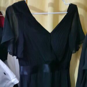 Elegant Plus Size Black Chiffon Evening Gown Sleeveless Formal Maxi Dress